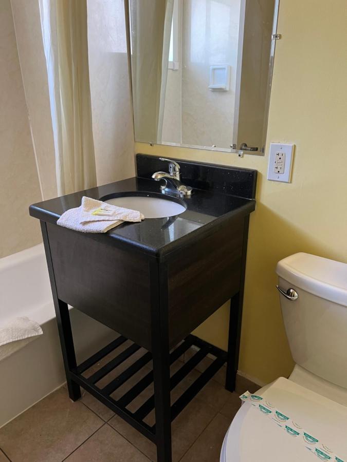 Economy Inn Фресно Екстер'єр фото