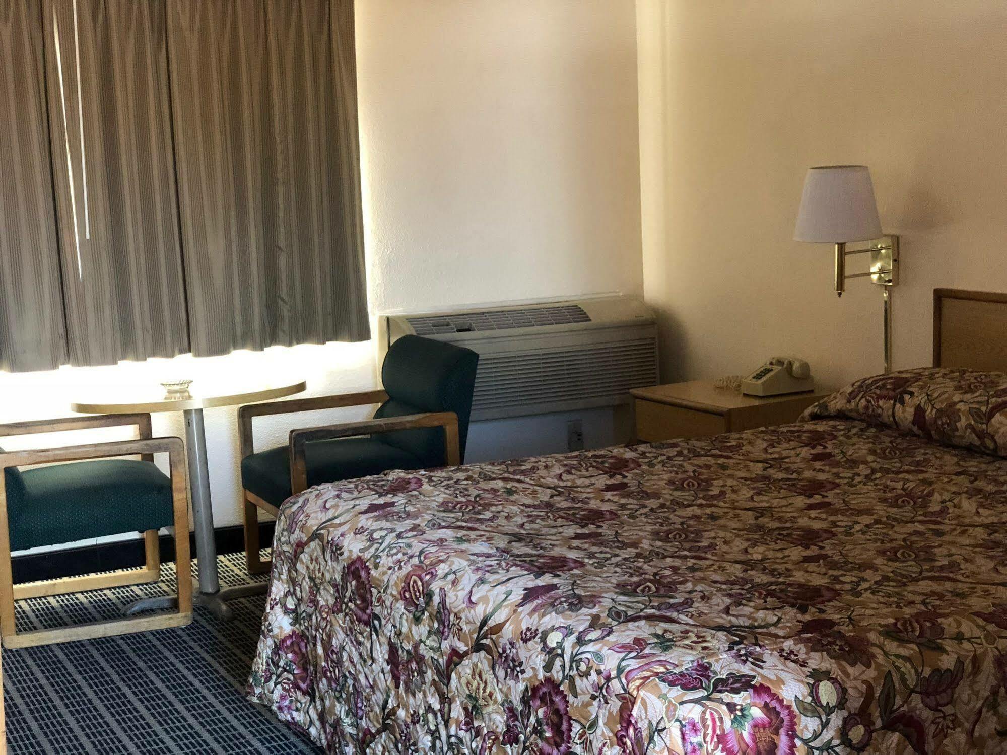 Economy Inn Фресно Екстер'єр фото
