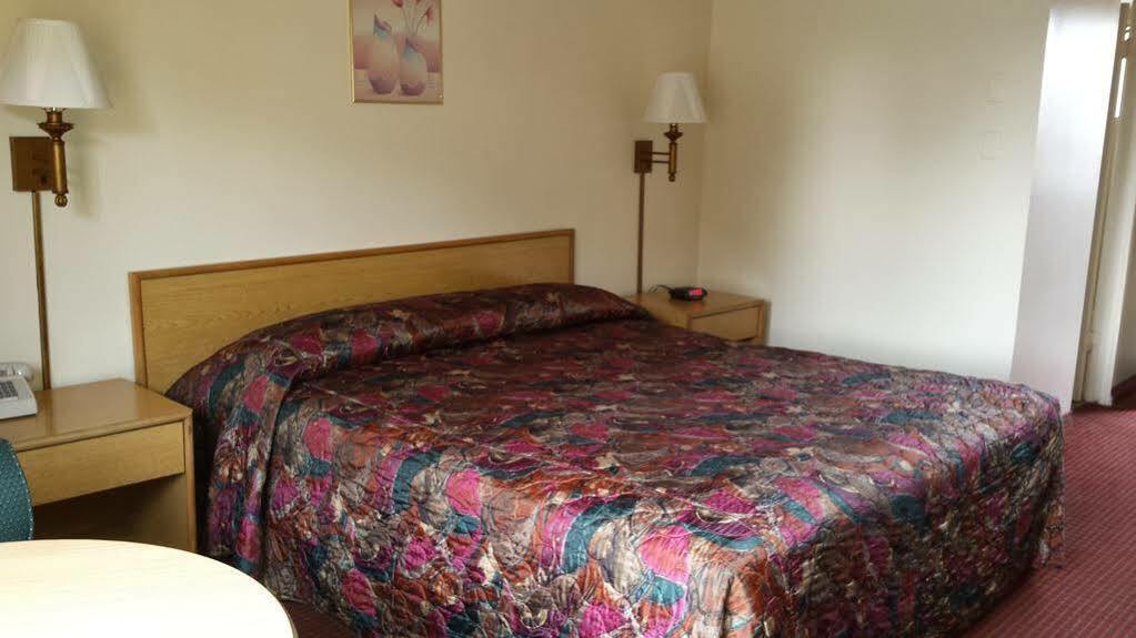 Economy Inn Фресно Екстер'єр фото